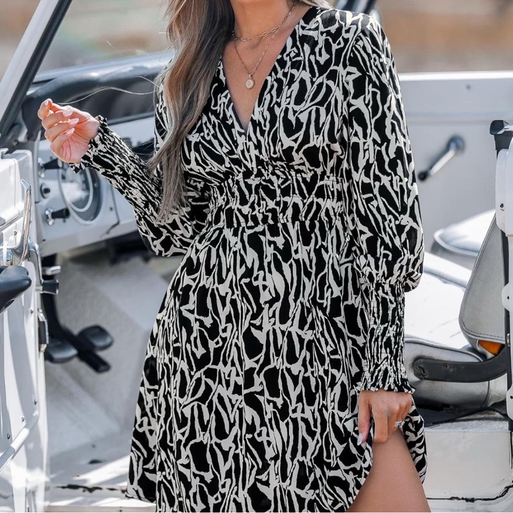 NWT Cupshe Black and White Long Sleeve Wrap Dress